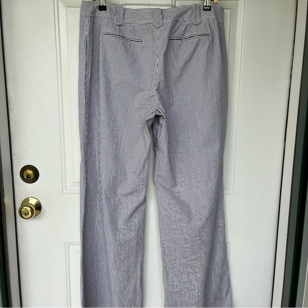 •LOFT• Julie Gray/White Seersucker Pants - Size 12 - Picture 4 of 6